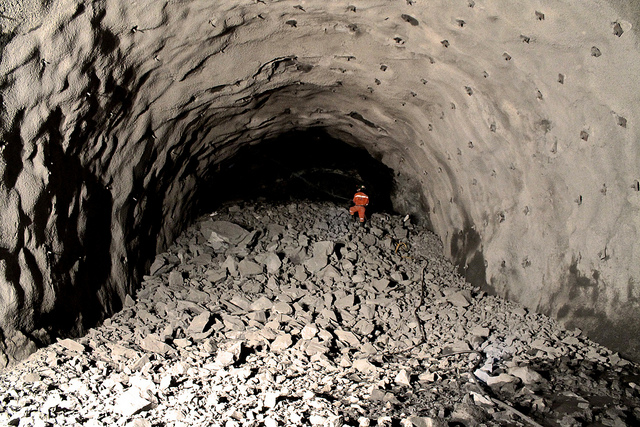 Piden investigación en caso de minero que murió aplastado en mina El Teniente