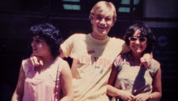 Famoso conductor de la TV chilena comparte fotos de su infancia en Instagram