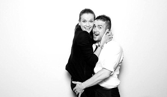 Modelo top aparece muerta junto a sus dos mascotas