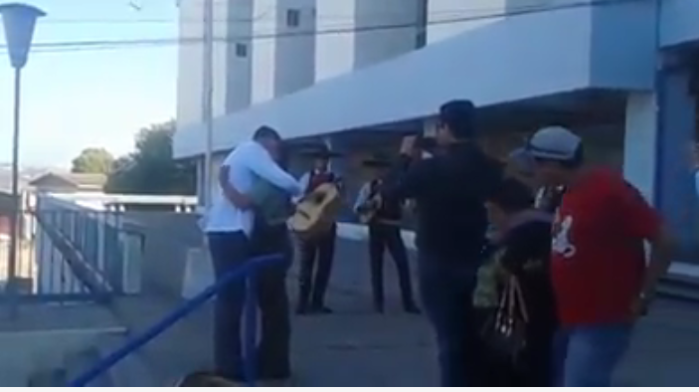 Video que muestra a militar pidiendo matrimonio a carabinera causa sensación en internet