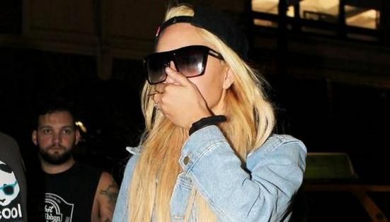 Famosa actriz confiesa trastorno mental y problemas con sus padres a través de Twitter