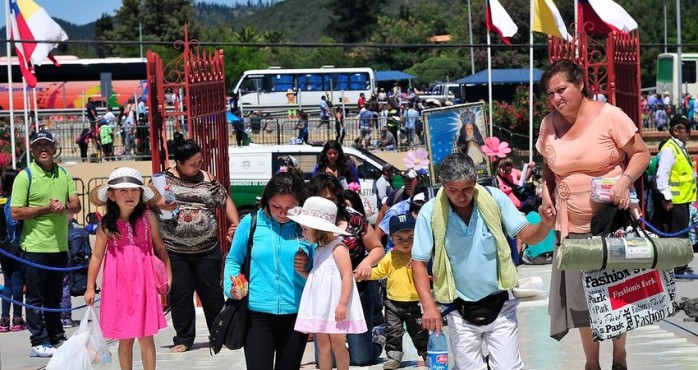 Diputados proponen suprimir feriados religiosos a cambio de más vacaciones a trabajadores
