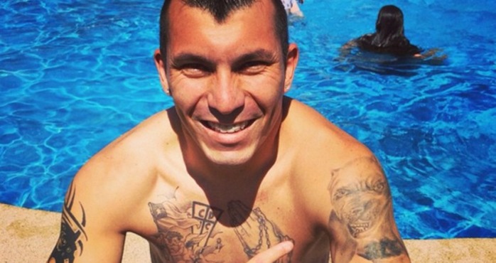 Gary Medel se relaja entrenando con los 'nuevos refuerzos' del Inter