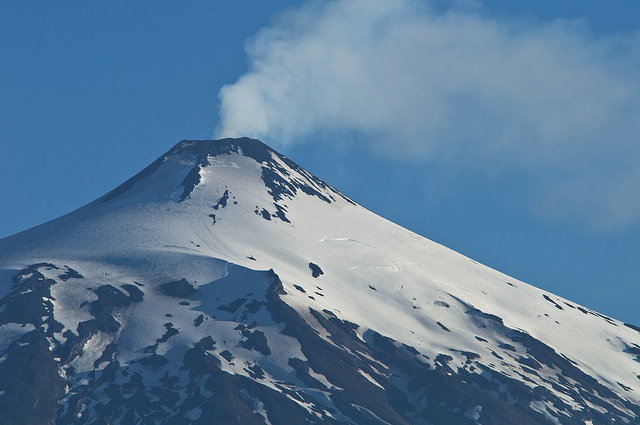 Detectan alteraciones en sismicidad del Volcán Villarrica
