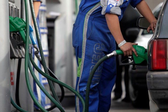 ¡Buenas noticias automovilistas!: Bencinas vuelven a bajar este jueves