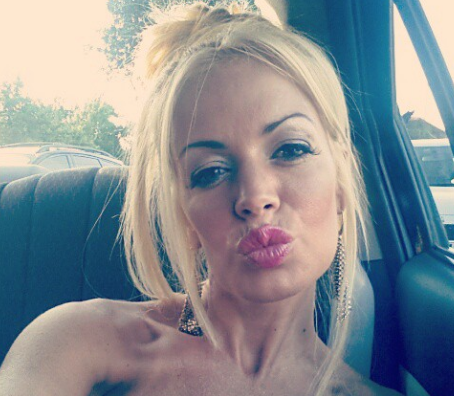 La respuesta de Sandy Boquita a usuaria de Twitter que la molestó por chiste de Edo Caroe