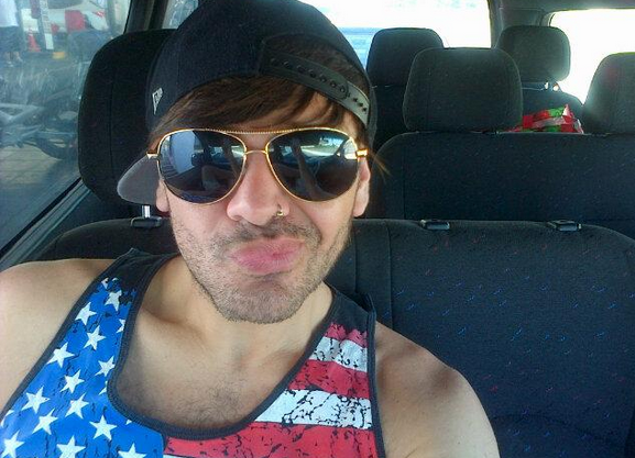 Joven sorprende sometiéndose a 4 cirugías para lucir como Ricky Martin