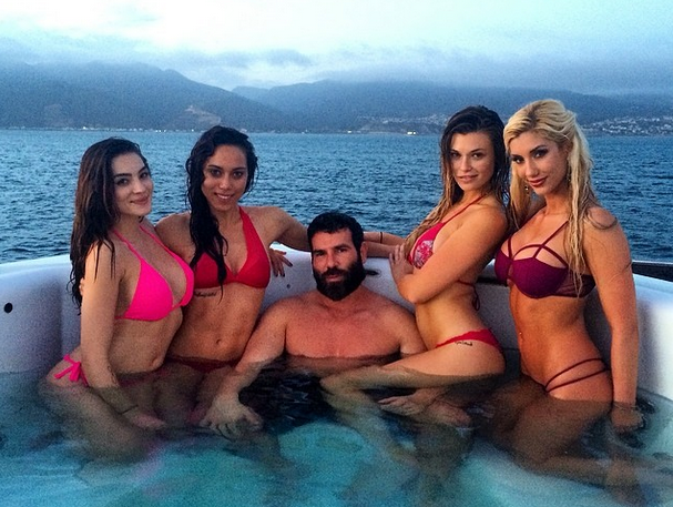 Sale de cárcel el loco 'Rey de Instagram', famoso por sus polémicas fotos