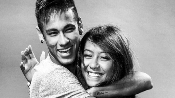 Hermana de Neymar deslumbra en la web con su exuberante figura