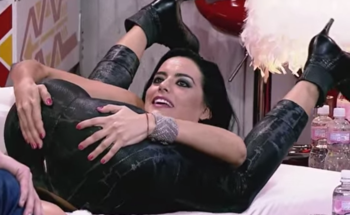 Ajustado pantalón le juega una mala pasada a la guapa Flavia Fucceneco