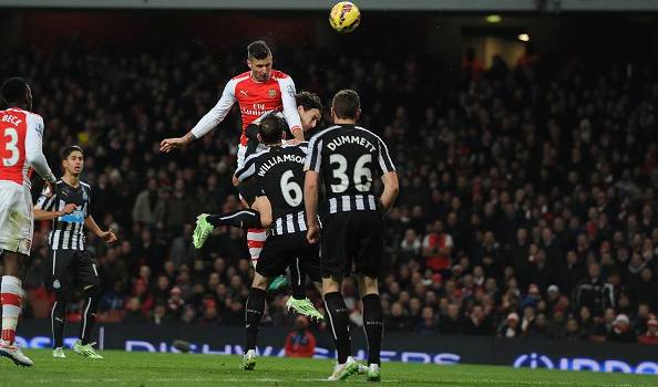 Premier League: Arsenal goleó al Newcastle United con un ‘asistidor’ Alexis Sánchez