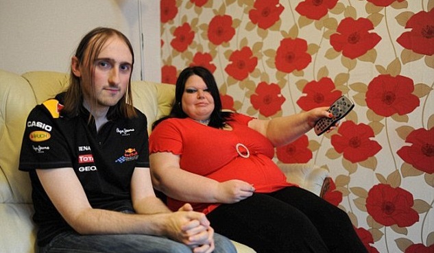 Mujer más celosa del mundo rompe el silencio y revela por qué se comporta así