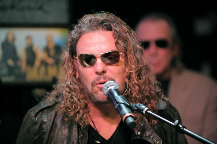 Ex de vocalista de Maná agradece a periodista que reveló el quiebre de la pareja