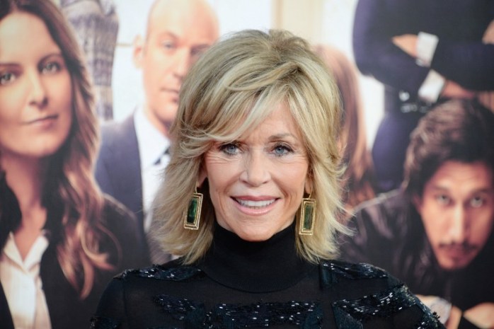 Jane Fonda impresiona con escultural figura a sus 77 años en entrega de premios