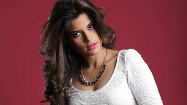 Reina de belleza ecuatoriana muere durante liposucción que se ganó en certamen