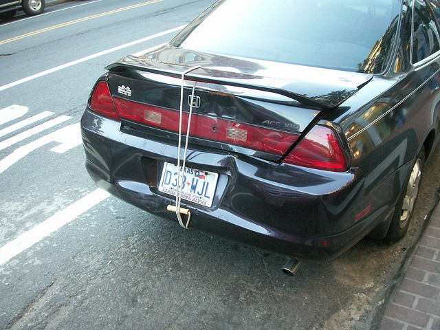 Profesora es despedida por transportar a estudiantes en el maletero de su auto en EE.UU