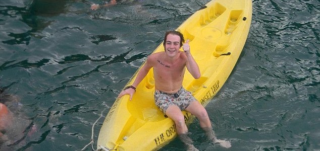 El extraño motivo por el que mochilero inglés se suicidó en bella isla de Tailandia