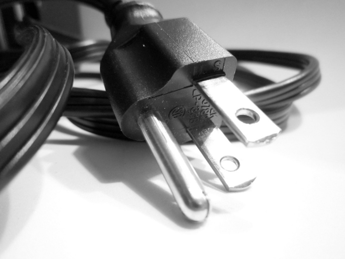 ¿Qué hacer si una persona recibe una descarga eléctrica?: 6 consejos