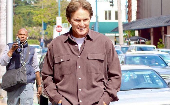 A medio camino va el cambio de sexo del padrastro de Kim Kardashian