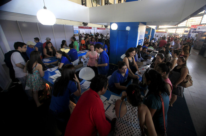 ¿Cuáles fueron las 20 carreras universitarias con más postulantes?