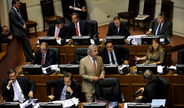 Senado aprueba reemplazar el sistema de elección binominal en votación histórica