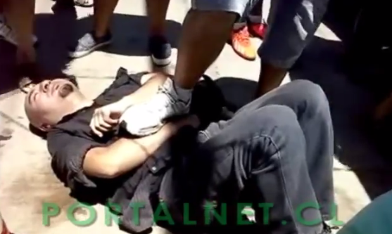 Feriantes dan una paliza a sujeto que fotografiaba a niñas bajo la falda en Puente Alto