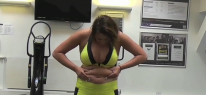 Estrella de MTV deja claro que bajó 15 kilos usando apretado vestido en debut de su DVD