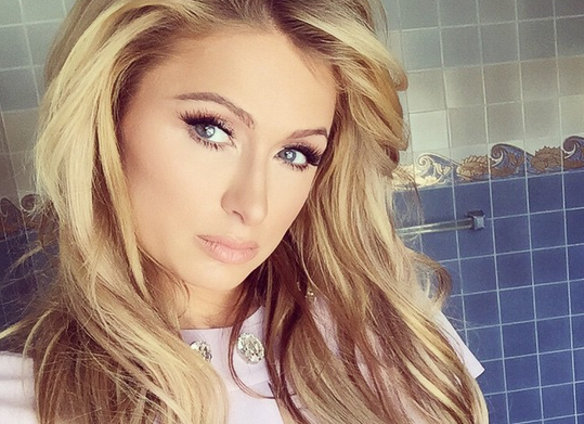 Llueven críticas a la famosa Paris Hilton: Gastó $15 millones en un perro