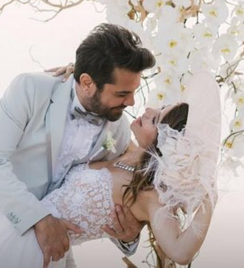 Beren Saat | Instagram