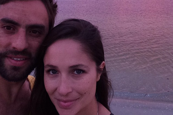 Álvaro Gómez y su operación: Su novia Francini Amaral comparte imagen