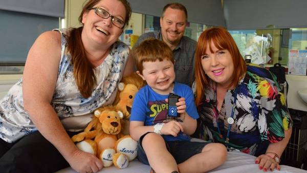 Implantan primer páncreas artificial en niño de 4 años para tratar diabetes