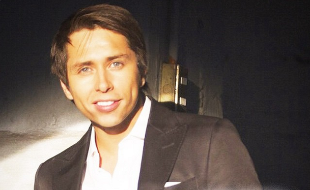 Ex rostro juvenil de TVN dispara contra Karol 