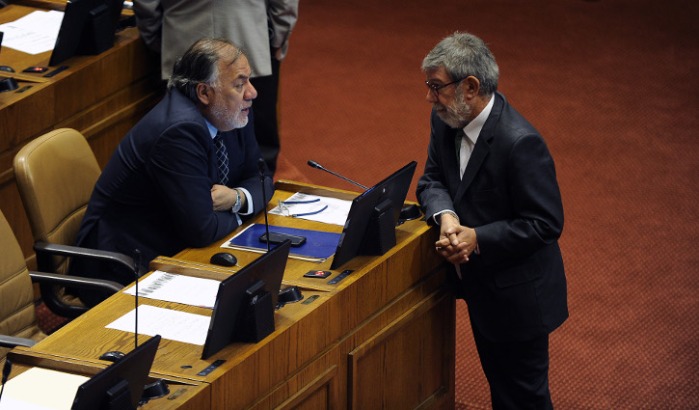 Así reaccionó Twitter tras ordinario comentario de diputado en plena sesión