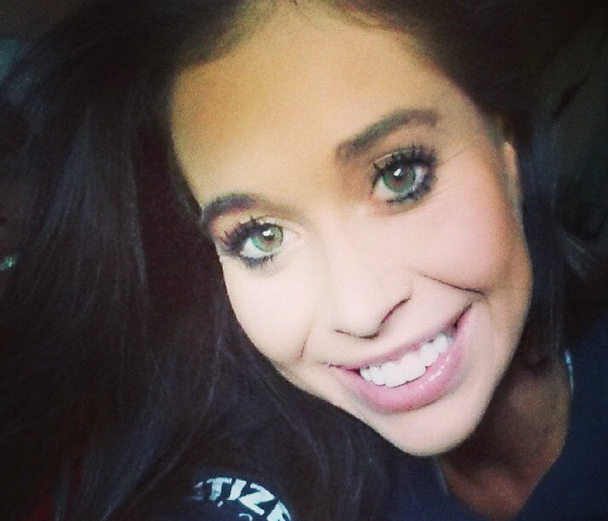 Vale Roth luce resultado de su arduo trabajo para tonificar glúteos