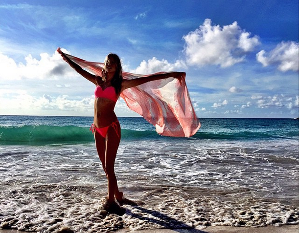 Las infartantes fotos veraniegas de los ángeles de Victoria´s Secret