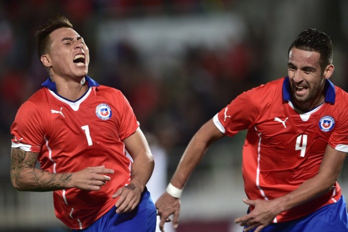 Eduardo Vargas y Mauricio Isla se quedan sin entrenador en Inglaterra