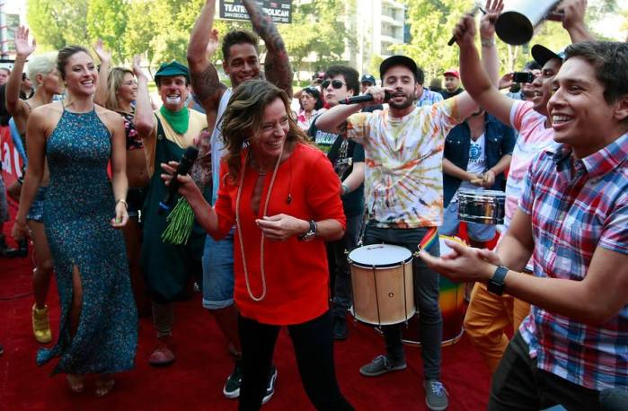 Kathy Salosny y Daniela Chávez oficializan sus candidaturas a reina de Viña