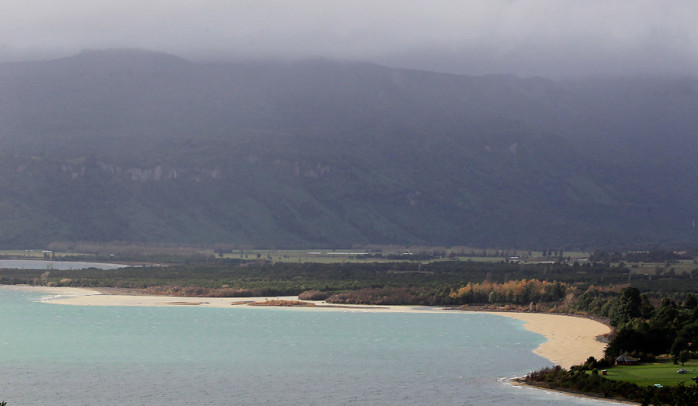 Turista muere ahogado en Lago Ranco: Cayó desde roqueríos sin saber nadar