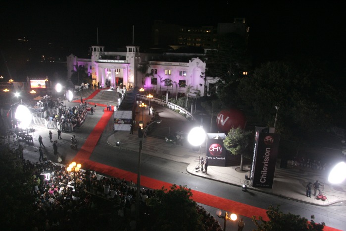 Primera vez: Opinólogo gay caminará junto a su pareja en 