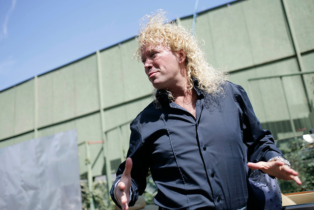 Con este video un cesante le pide 