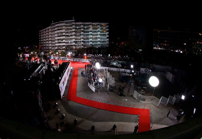 ¿Oferta 2x1? Famosas faranduleras llegan con vestido muy parecido a la gala