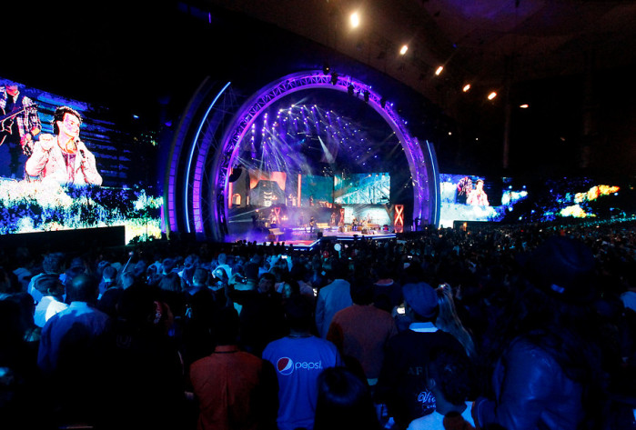 Tuiteros la apoyan: La particular denuncia que recibió el Festival de Viña