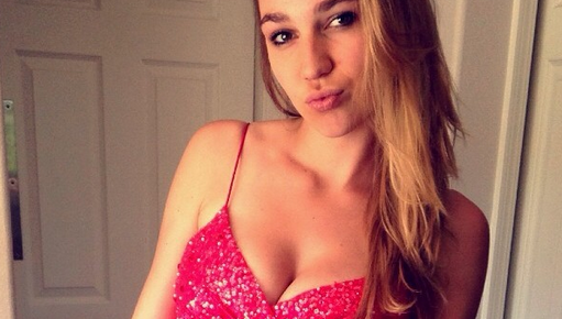 Joven detenida por filmar una porno en la biblioteca sube sus mejores fotos