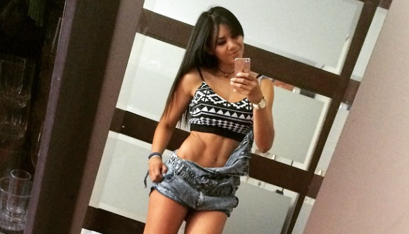 Hacer abdominales no sirve: Mariuxi revela su secreto para el six pack perfecto