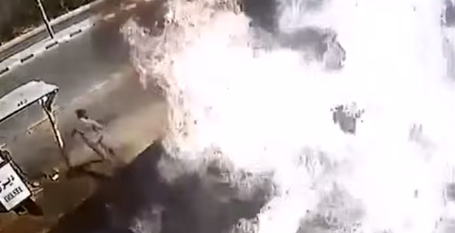 Impactante: Hombre que no soltaba el celular causó explosión en bencinera