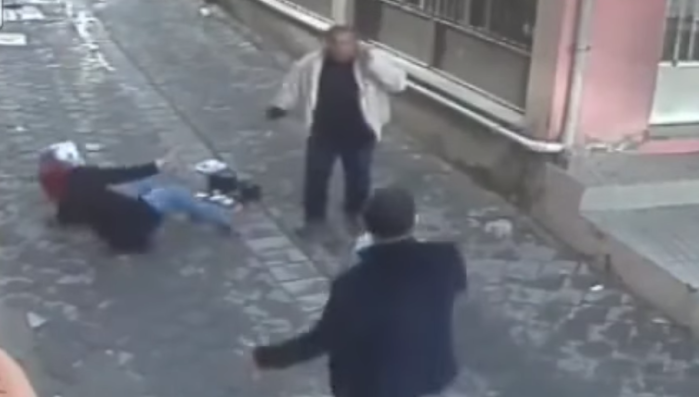 Mujer le informó su decisión de divorciarse y su esposo intentó apuñalarla en Turquía