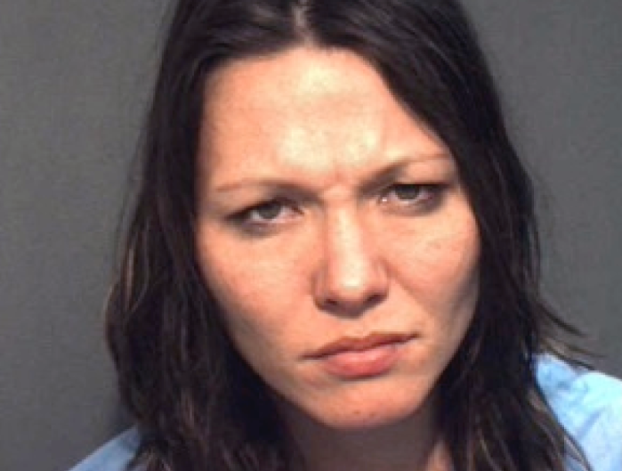 EEUU: Mujer drogada provocó largo taco por masturbarse en plena calle