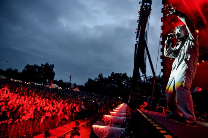 Guitarrista de banda de metal fue apuñalado por su hermano