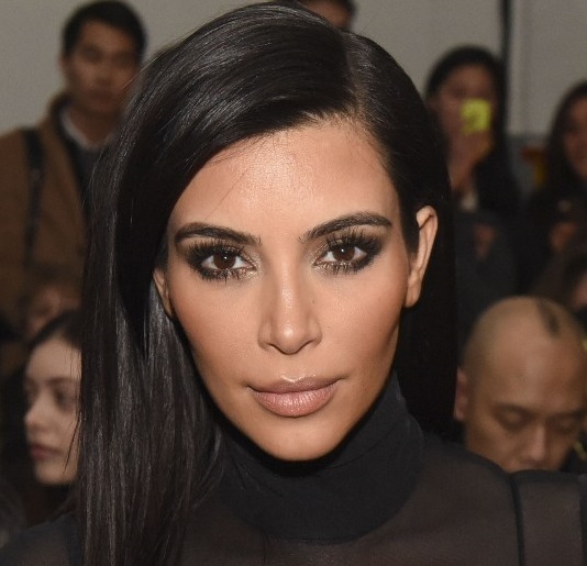 Kim Kardashian posó totalmente desnuda para promocionar su popular reality