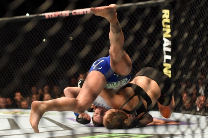 ¡Una fiera! Luchadora de la UFC derrotó a su rival en apenas 14 segundos